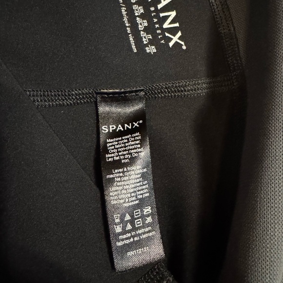 Spanx Every Wear Knockout Leggings M - Picture 7 of 8